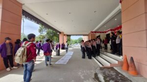 Foto: Suasana di depan Kantor DPRD Kutai Kartanegara, Tenggarong, pada Jumat pagi (23/8/2024).