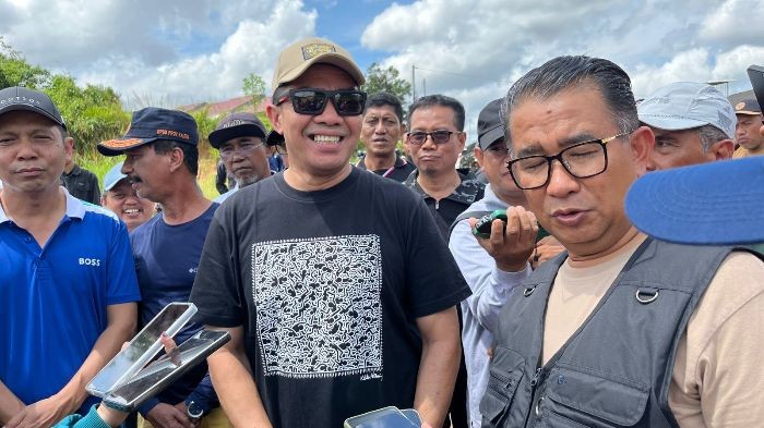 Foto: Walikota Samarinda Andi Harun, bersama Pj. Gubernur Kaltim Akmal Malik, meninjau kawasan Damanhuri.